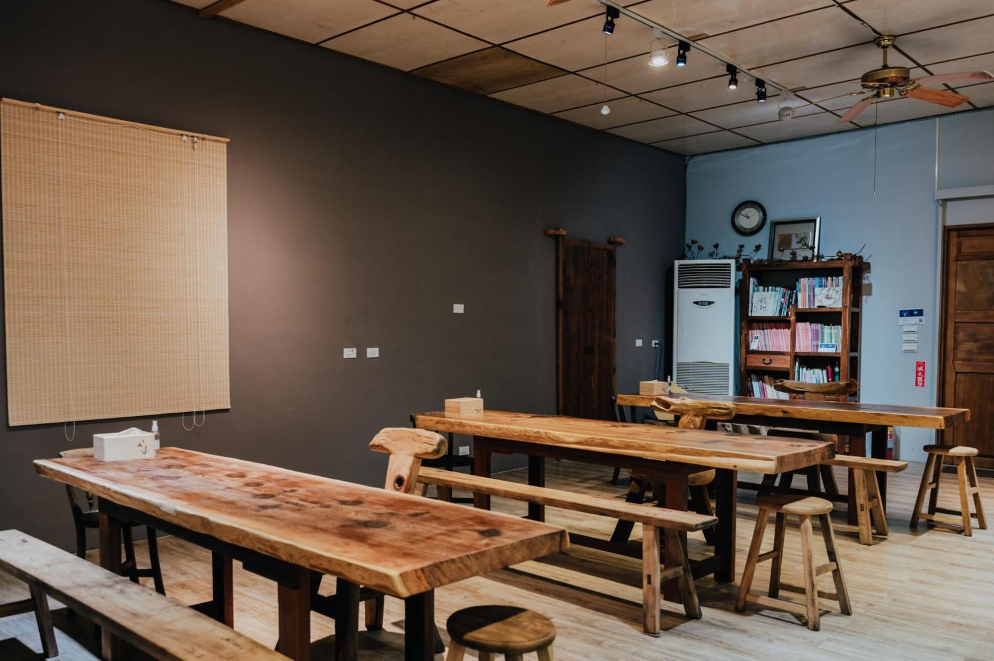 藴慢築 茶花藝主題民宿 Yun Man Zhu Homestay Gongguan Bagian luar foto
